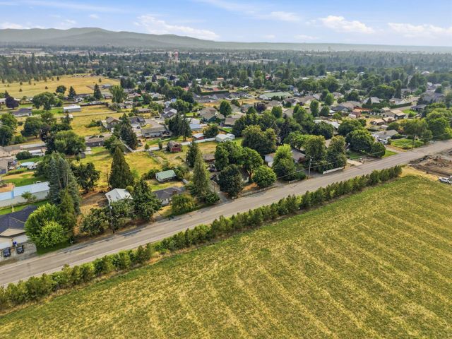 9922 E Upriver Dr, Spokane, WA 99206