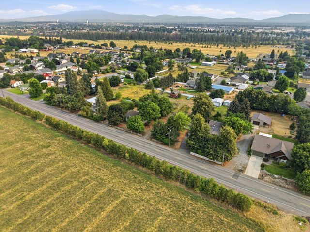 9922 E Upriver Dr, Spokane, WA 99206