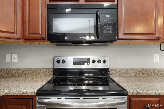 1423 E 5th Street, Washington, MO 63090