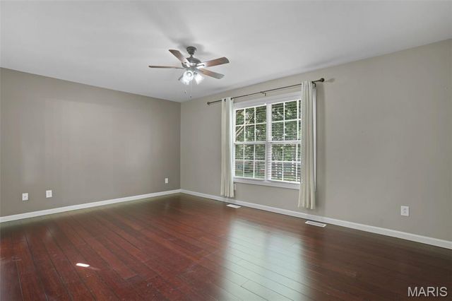 1423 E 5th Street, Washington, MO 63090