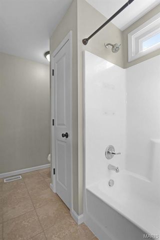 1423 E 5th Street, Washington, MO 63090