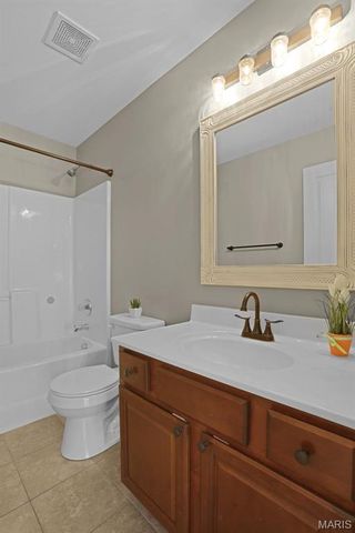 1423 E 5th Street, Washington, MO 63090