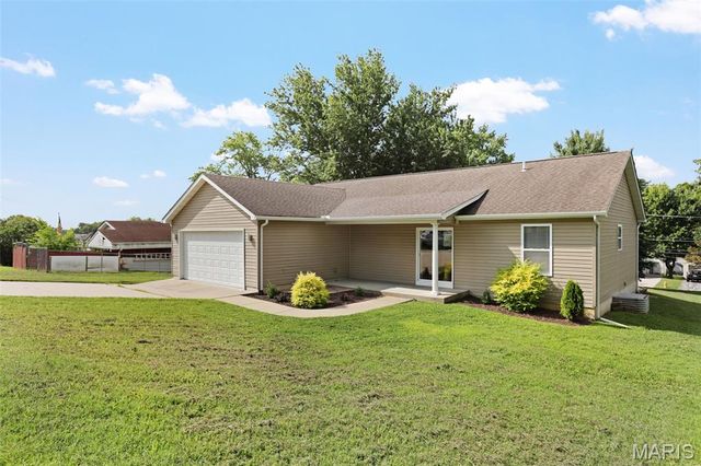 1423 E 5th Street, Washington, MO 63090
