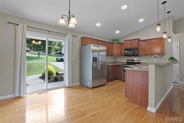 1423 E 5th Street, Washington, MO 63090