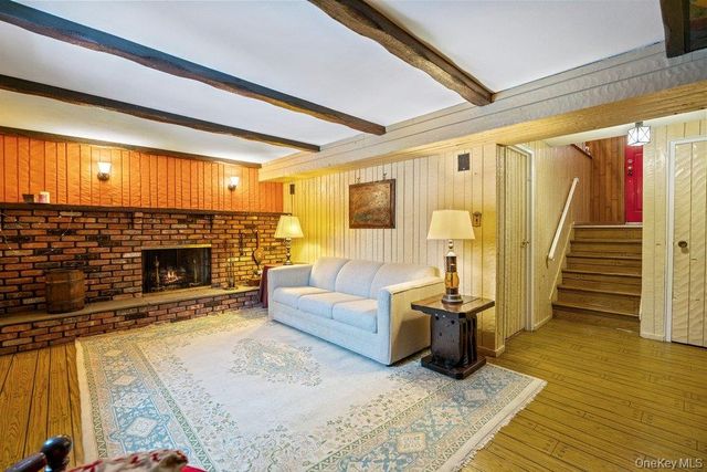 90 Babylon Avenue, West Islip, NY 11795