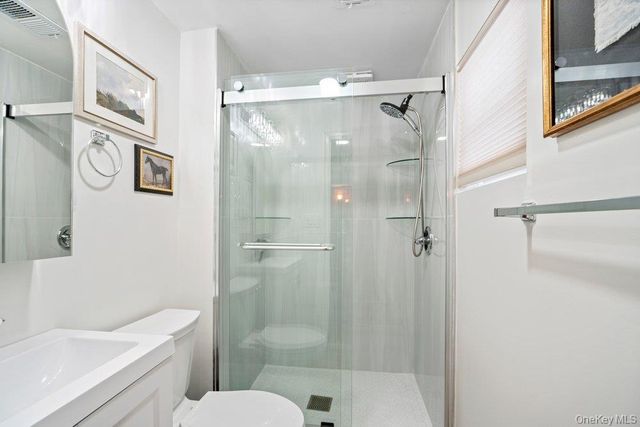 90 Babylon Avenue, West Islip, NY 11795