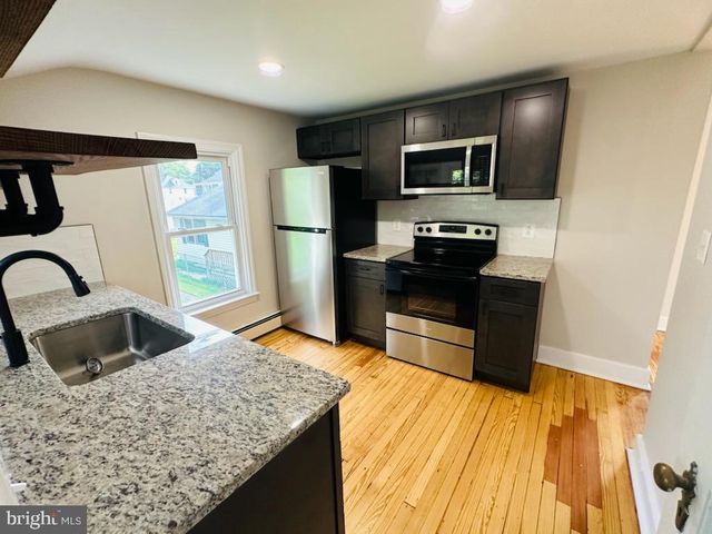 9 E POPLAR ST, Funkstown, MD 21734