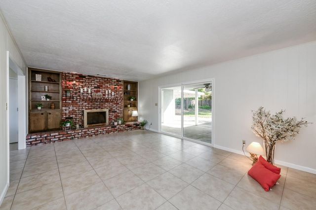 1231 W Fremont Avenue, Fresno, CA 93711