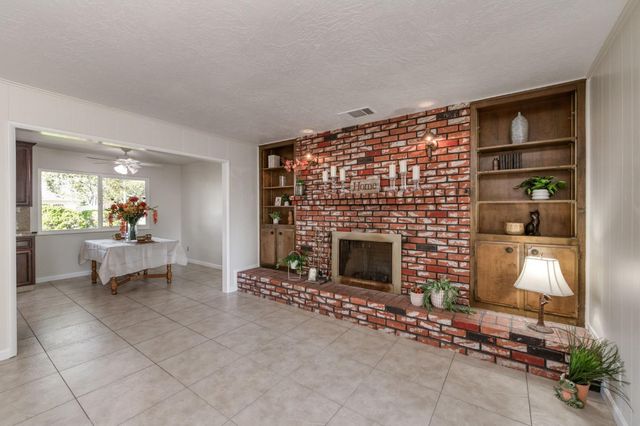 1231 W Fremont Avenue, Fresno, CA 93711