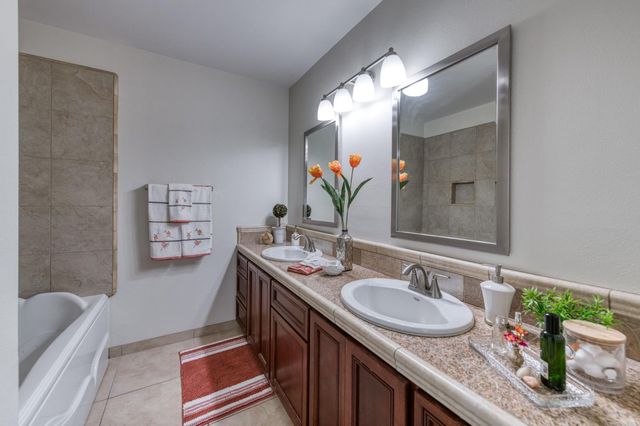 1231 W Fremont Avenue, Fresno, CA 93711