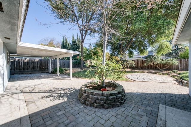 1231 W Fremont Avenue, Fresno, CA 93711