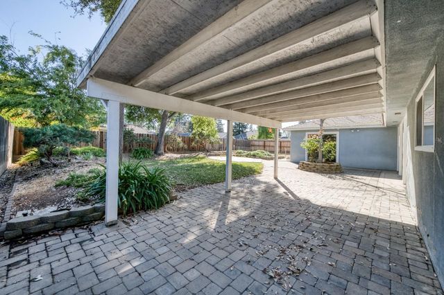 1231 W Fremont Avenue, Fresno, CA 93711