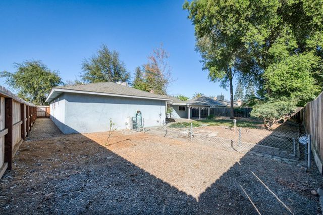 1231 W Fremont Avenue, Fresno, CA 93711