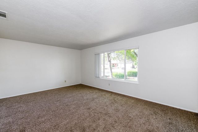 1231 W Fremont Avenue, Fresno, CA 93711