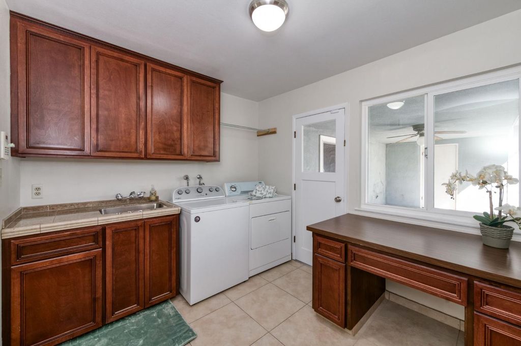 Image 21 of property listing at 1231 W Fremont Avenue, Fresno, CA 93711