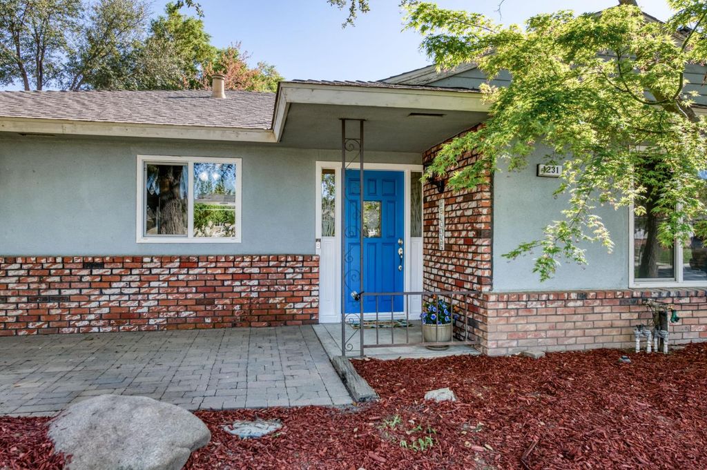 Image 5 of property listing at 1231 W Fremont Avenue, Fresno, CA 93711