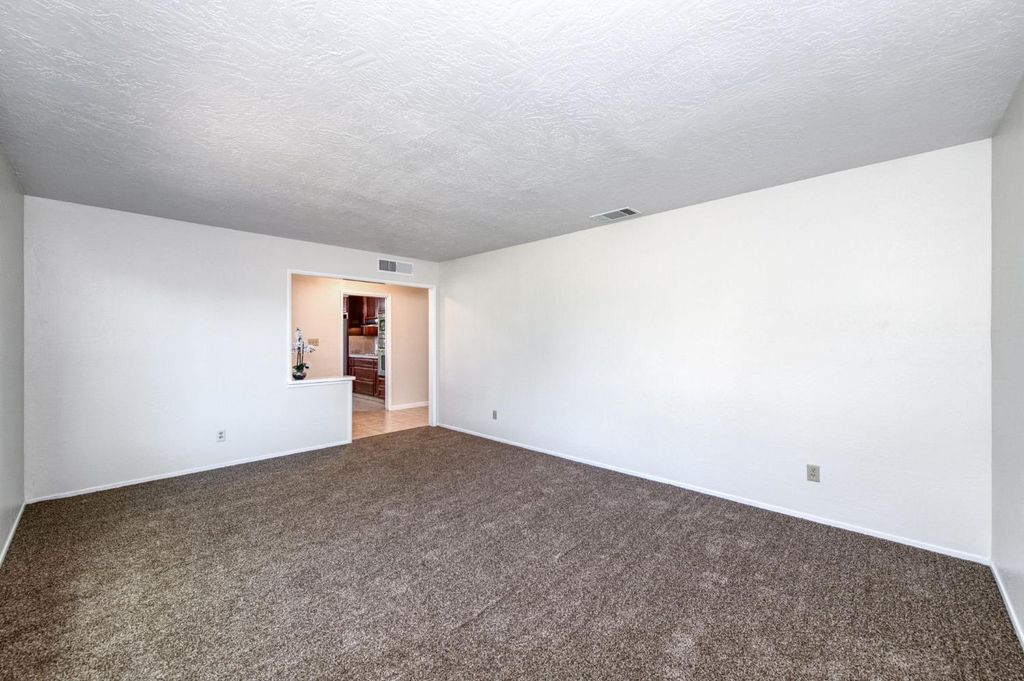 Image 8 of property listing at 1231 W Fremont Avenue, Fresno, CA 93711