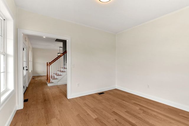 10 Blaisdell Court, Raymond, NH 03077