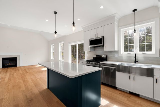 10 Blaisdell Court, Raymond, NH 03077