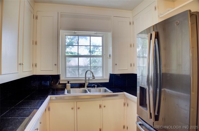 2328 S Delaware Court, Tulsa, OK 74114