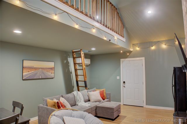 2328 S Delaware Court, Tulsa, OK 74114