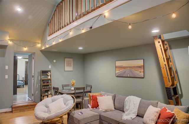 2328 S Delaware Court, Tulsa, OK 74114