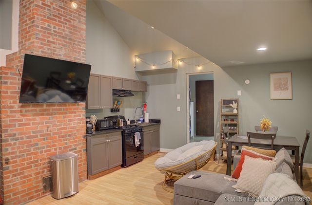 2328 S Delaware Court, Tulsa, OK 74114