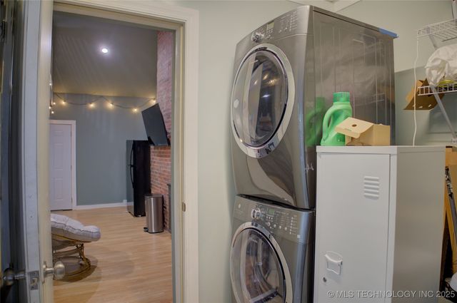 2328 S Delaware Court, Tulsa, OK 74114