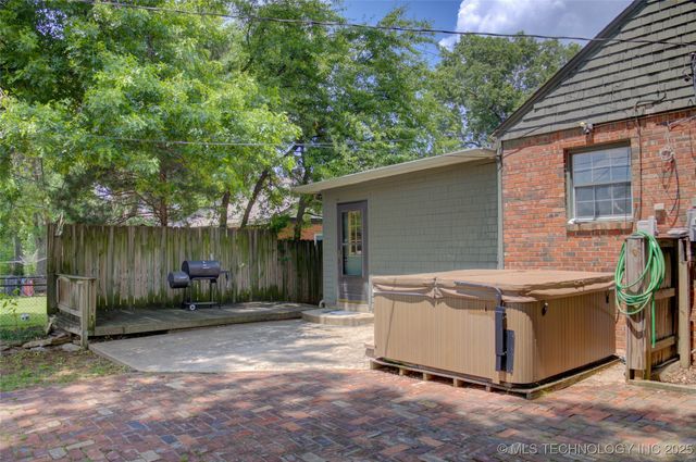 2328 S Delaware Court, Tulsa, OK 74114