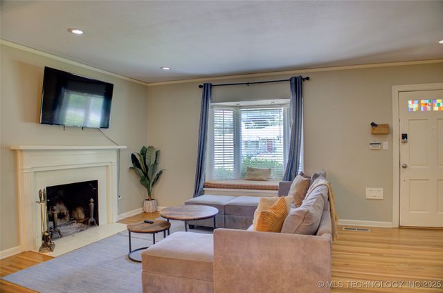 2328 S Delaware Court, Tulsa, OK 74114