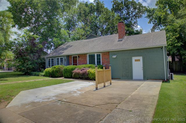 2328 S Delaware Court, Tulsa, OK 74114