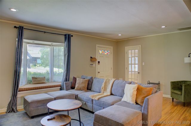 2328 S Delaware Court, Tulsa, OK 74114