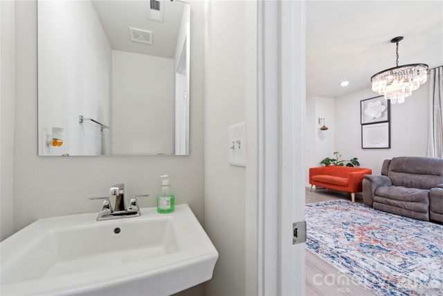 9116 Mallard Mills Drive, Charlotte, NC 28262