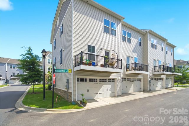 9116 Mallard Mills Drive, Charlotte, NC 28262