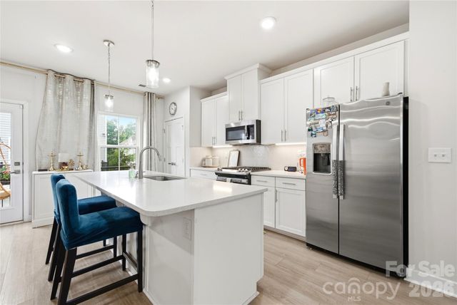 9116 Mallard Mills Drive, Charlotte, NC 28262