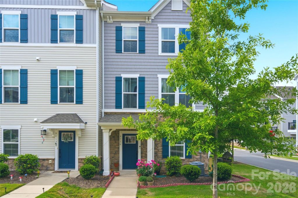 9116 Mallard Mills Drive, Charlotte, NC 28262