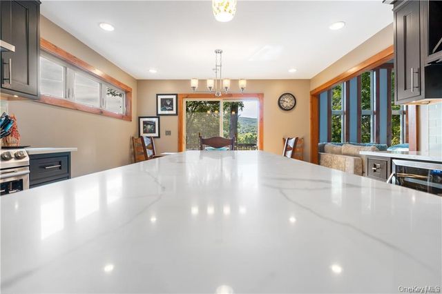 13 Kings Point Lane, Washingtonville, NY 10992