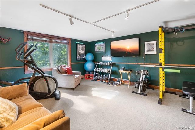 13 Kings Point Lane, Washingtonville, NY 10992