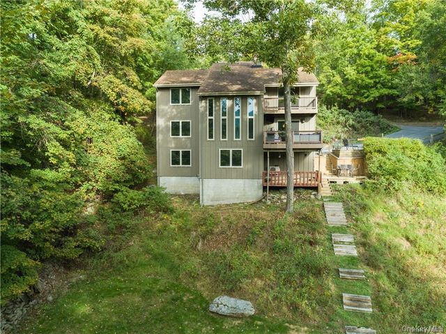 13 Kings Point Lane, Washingtonville, NY 10992