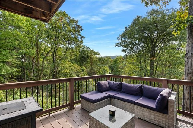 13 Kings Point Lane, Washingtonville, NY 10992