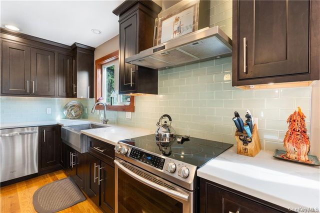 13 Kings Point Lane, Washingtonville, NY 10992