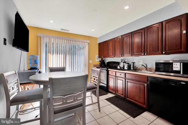 1112 PROVIDENCE CT, Frederick, MD 21703