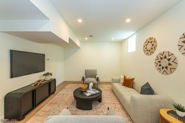 304 Greenwood Ave, Florham Park Boro, NJ 07932