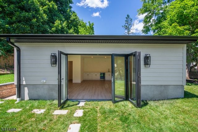304 Greenwood Ave, Florham Park Boro, NJ 07932