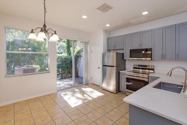 5390 PARADISE CAY CIRCLE, Kissimmee, FL 34746