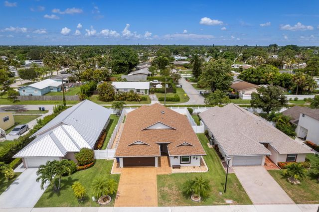145 Pennock Landing Circle, Jupiter, FL 33458