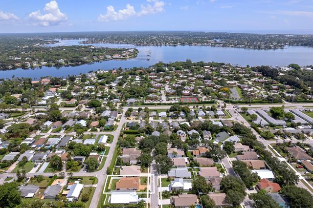 145 Pennock Landing Circle, Jupiter, FL 33458