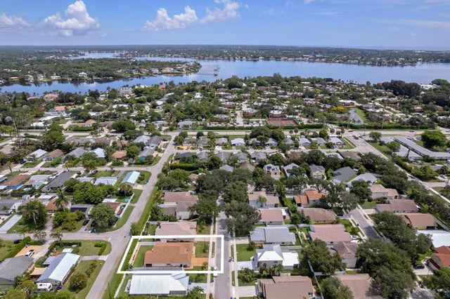 145 Pennock Landing Circle, Jupiter, FL 33458