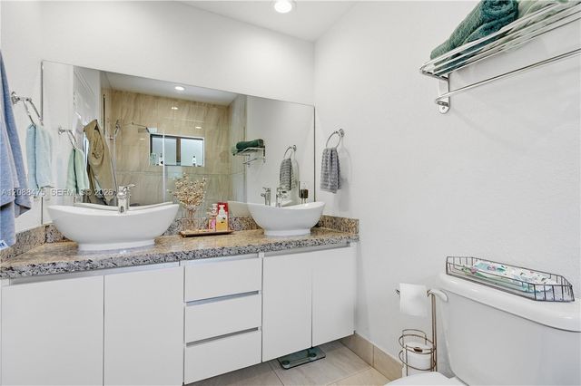 16335 SW 44th Terrace, Miami, FL 33185