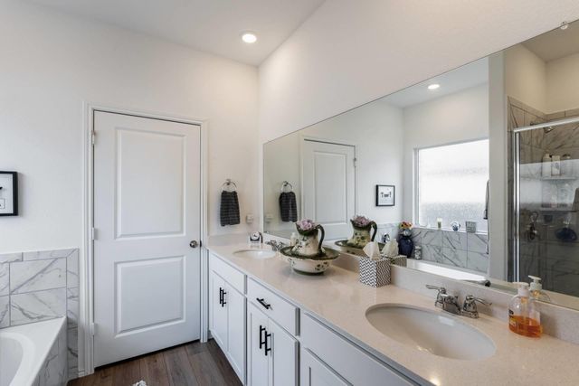 200 Montego ST, Hutto, TX 78634